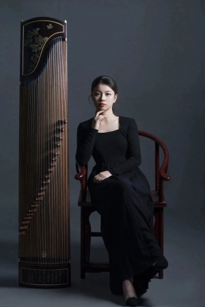 王诗璐湖南民族乐团今夕筝乐团演奏员,长沙市音协古筝古琴学会会员.